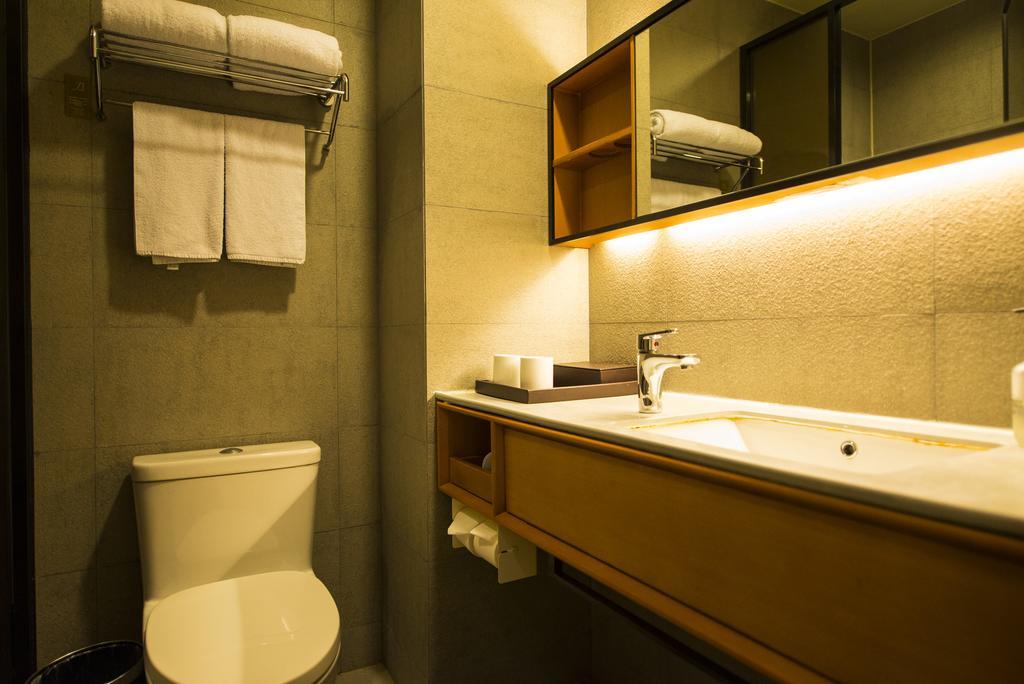 Ji Hotel Shanghai Lujiazui Exterior foto